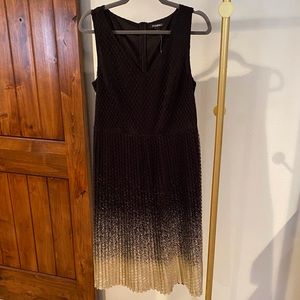 Roz & Ali Size 10 Black and gold shimmer Dress